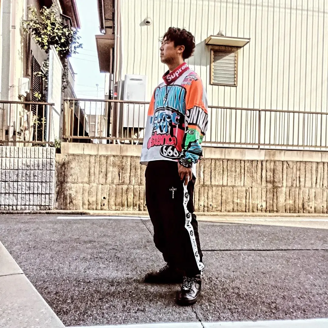 SAINT MICHAEL 24SS SAINT FORCE L/S TEE New Racing Retro Long Sleeve Off-white S-XL Front, left and right sleeves, even ribs are printed. There are more than 30 sets of samples in total. They are extremely complicated and all are oversized screen versions. Ready-made garments are washed and worn with Vintage value.